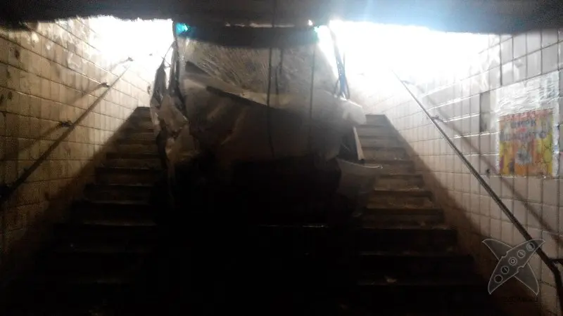 В Кургане Chevrolet въехал в подземный переход