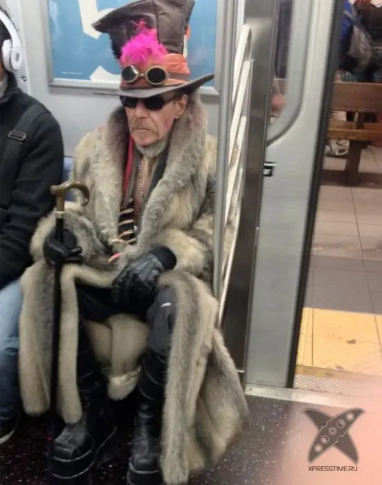 Модники в метро