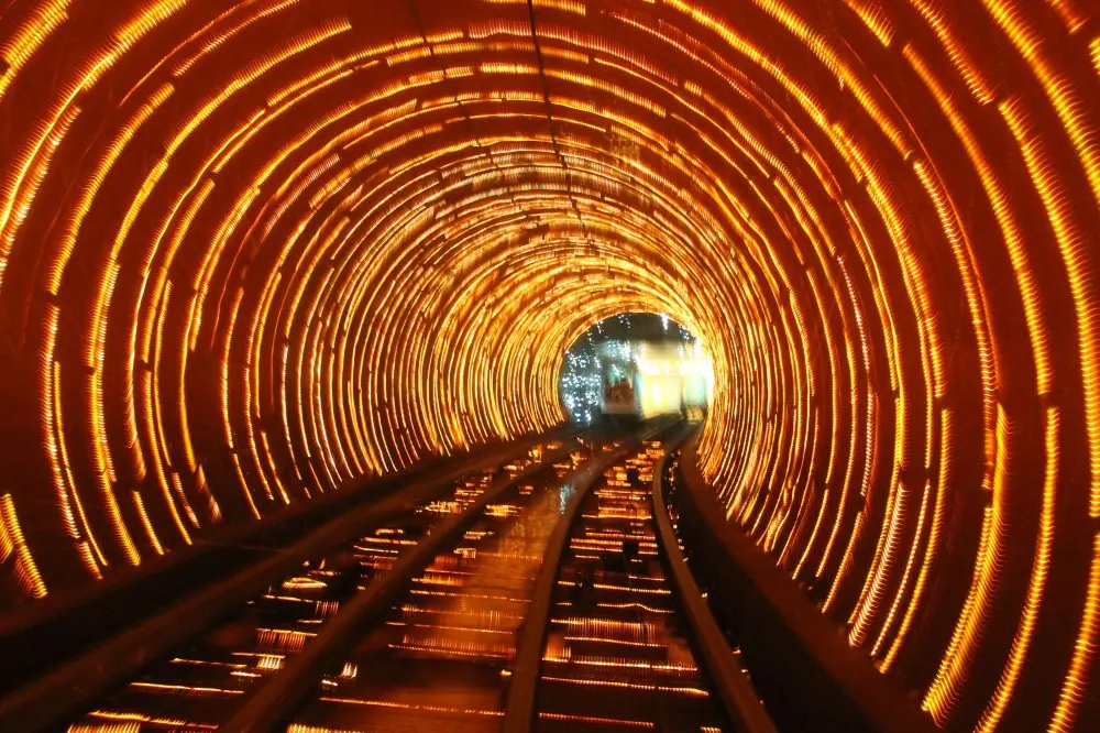 Самые красивые в мире станции метро-12