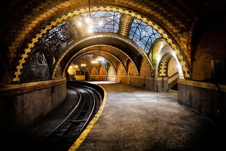 Самые красивые в мире станции метро-25