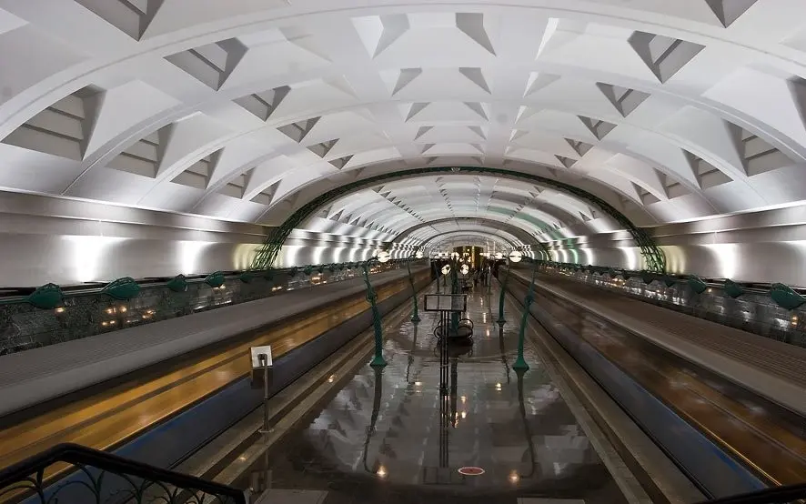 Самые красивые в мире станции метро-34