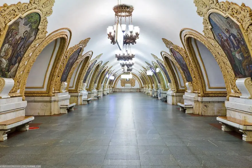 Самые красивые в мире станции метро-4