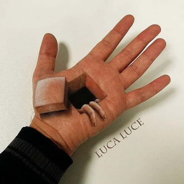 3D рисунки на ладони-6