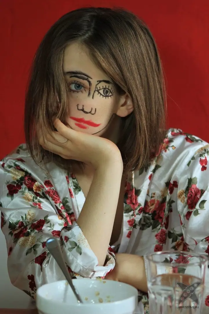 Девушка с двумя лицами