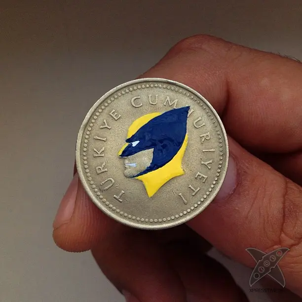 Рисунки различных персонажей на монетах