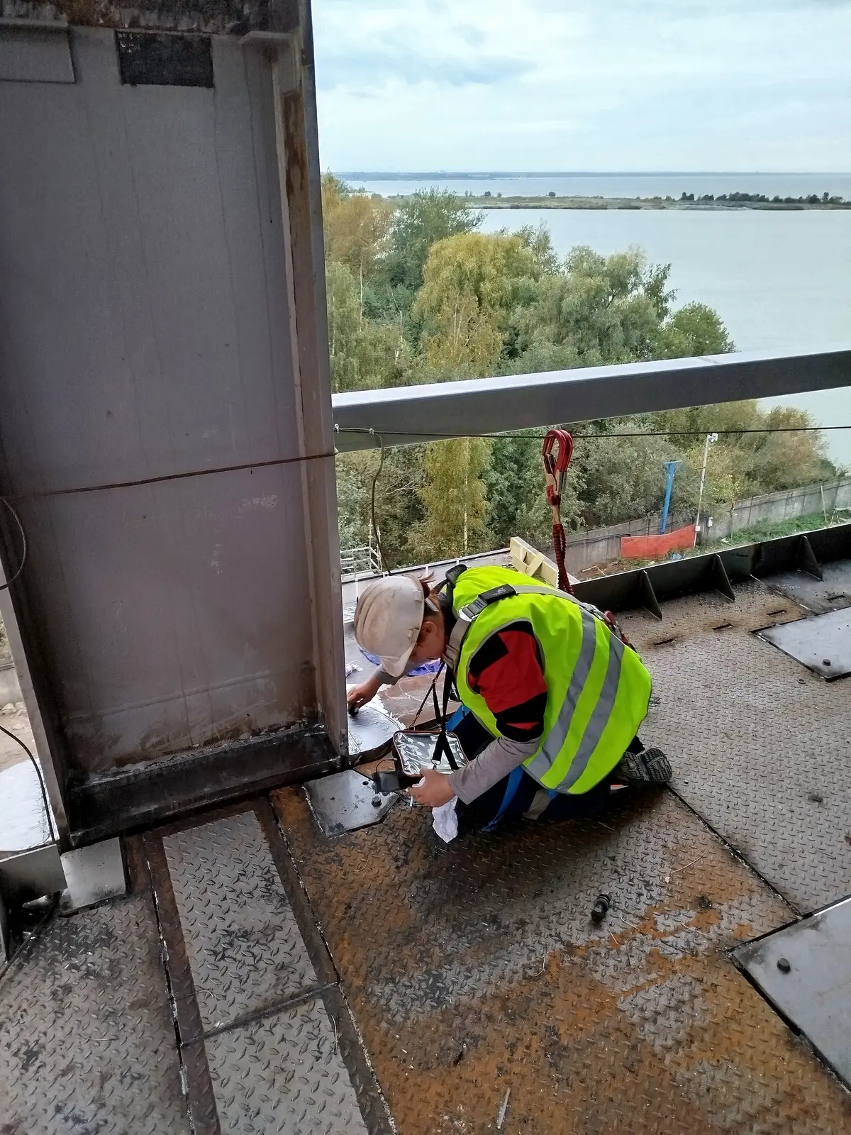 Летом приятнее работать оказалось.