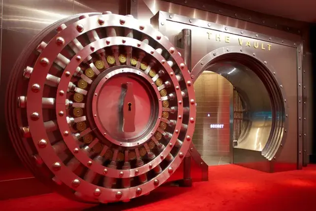Хранилище секретной формулы Кока-Кола. Музей World of Coca-Cola в Атланте, штат Джорджия, США.